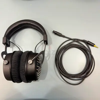 DT1990 PRO MK1 But without an m5 screw adapter and pro x coiled cable and hardcase pro