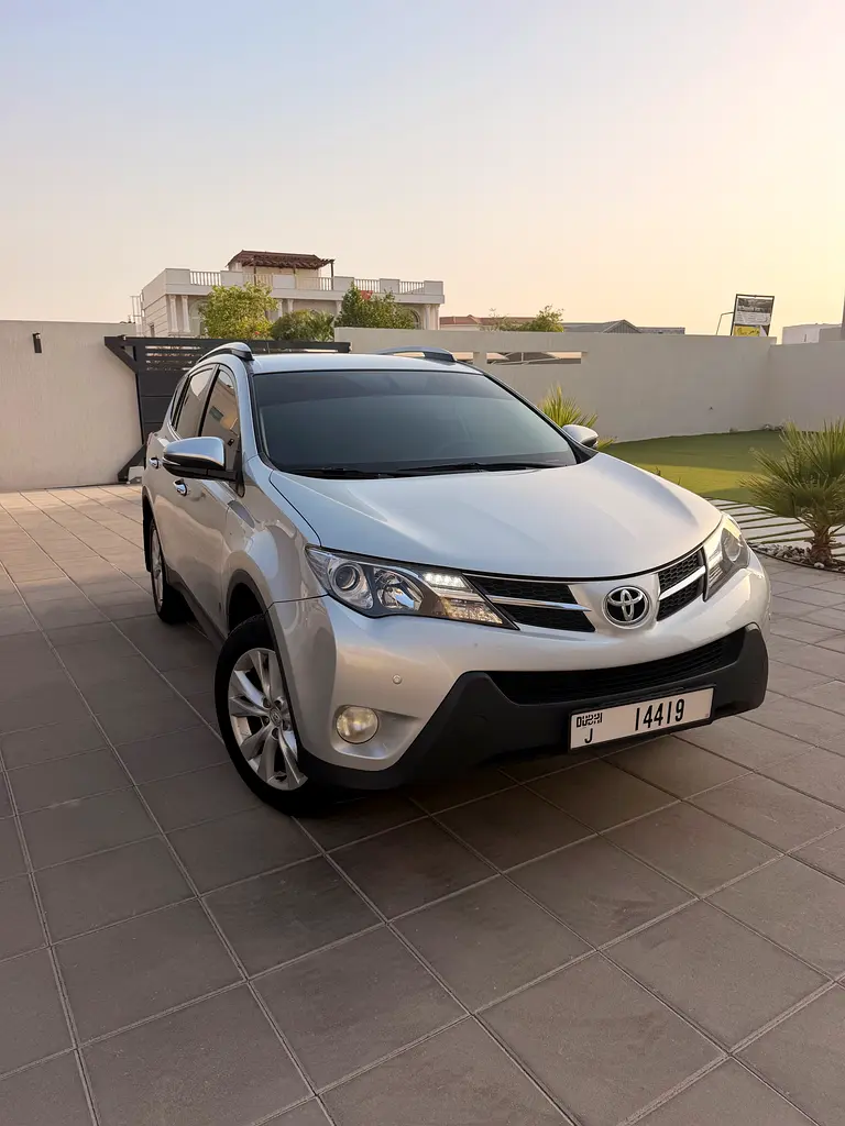 Toyota Rav 4 2013 — photo 1 of 8