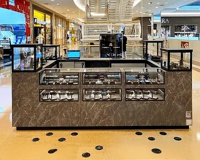 Elegant Jewelry Retail Kiosk