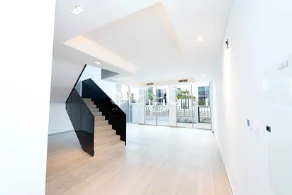 4 BR + M Villa | Private Rooftop Pool | Vacant | Cash Only