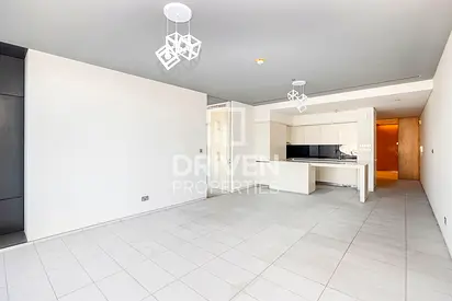 High Floor Well-Kept Apt with DIFC Views
