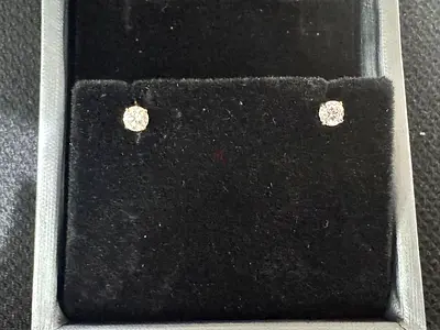 Solitaire earrings