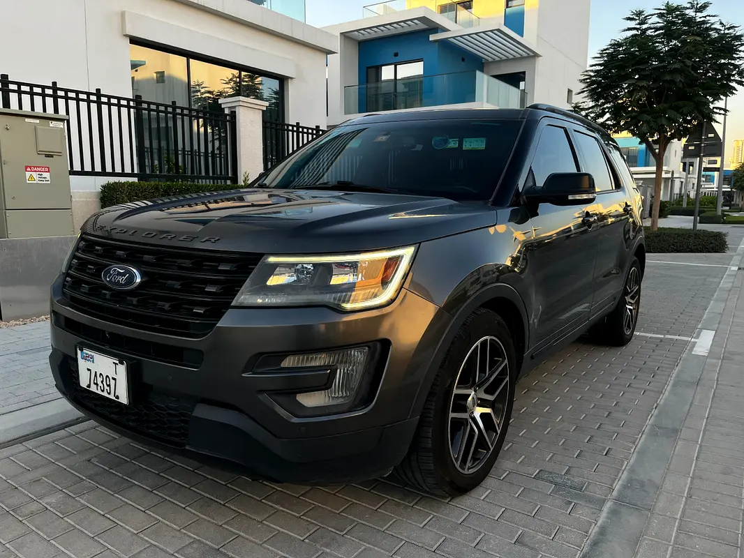 Ford Explorer 2017 — photo 1 of 9