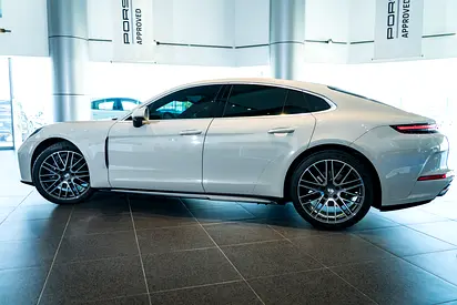 صورة 6 لـ 2024 Porsche PANAMERA