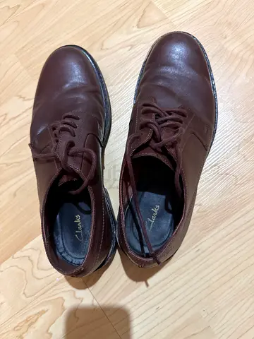 Brown Clarks leather lace-up shoes, mens size (pre-owned)