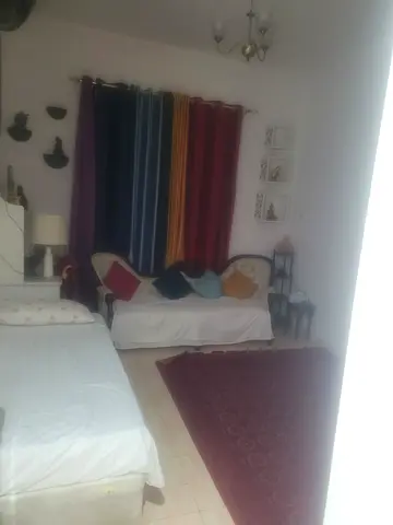 Separate room at bur dubai for girls at mankhool bur dubai