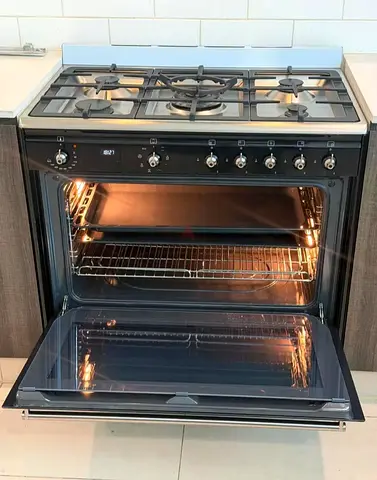 New Model Smeg Italian Top 5 Burner Gas Down Oven Electric Cooker Range Size 90 × 60 cm
