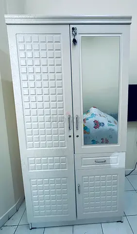 White 3 Door Wardrobe with drawer and Mirror — Good Condition
