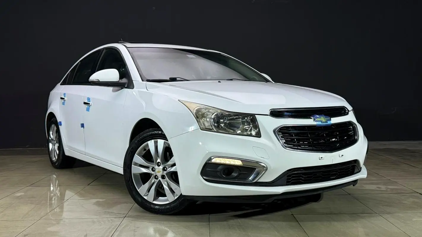 Chevrolet Cruze 2017 — photo 1 of 20