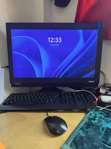 Lenovo ThinkCentre 21.5 All-in-One PC | Intel Core i5-7400 | 12GB RAM | Windows 11 Pro