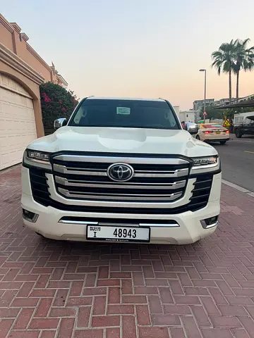 Toyota Land Cruiser VXR Twin Turbo 3.5  2023 FSH with Alfuttaim 100% Accident Free  Original Pa