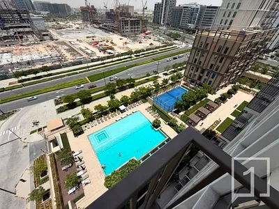 High Floor |Stunning Apartment | Pool View
