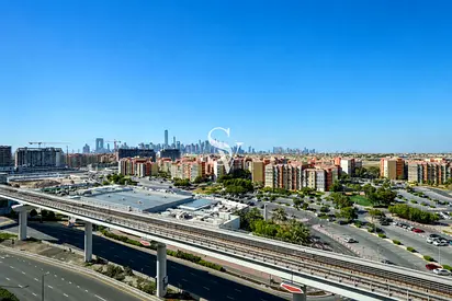 Upgraded | 1BR | Dubai Skyline View | High Floor