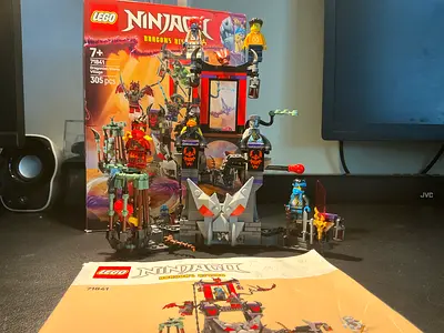 Lego Ninjago Dragonian storm village (diff figs)