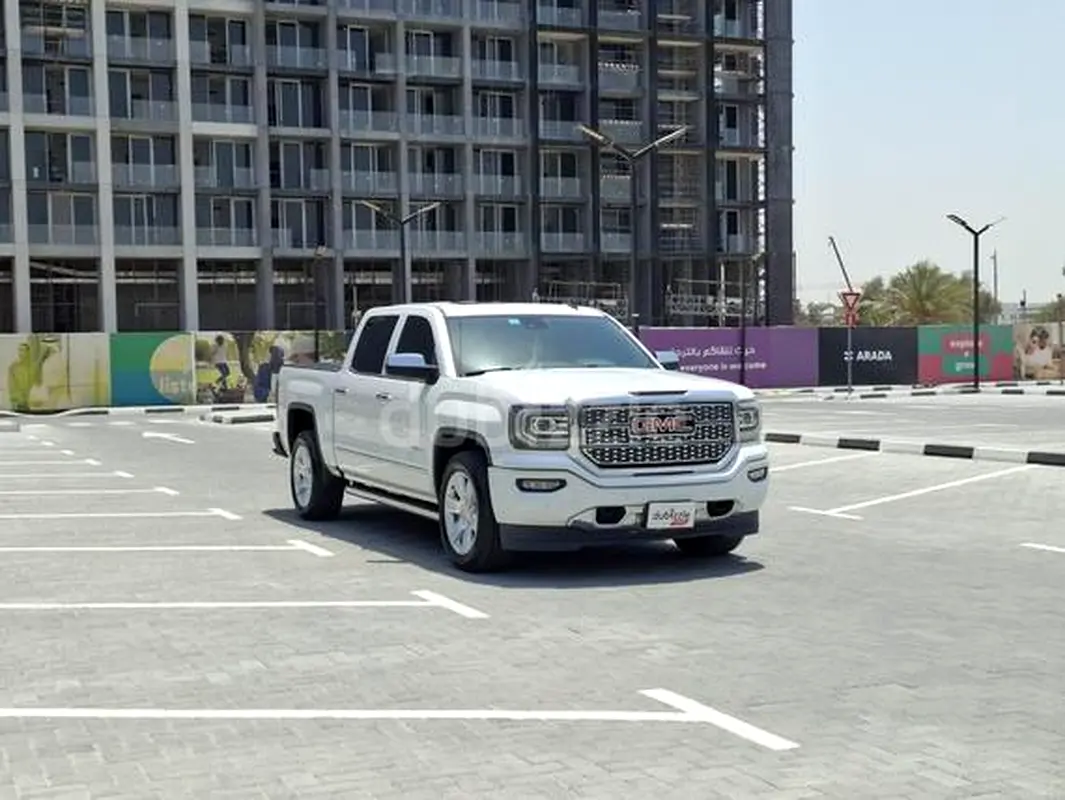 GMC Sierra 2018 — photo 1 of 20