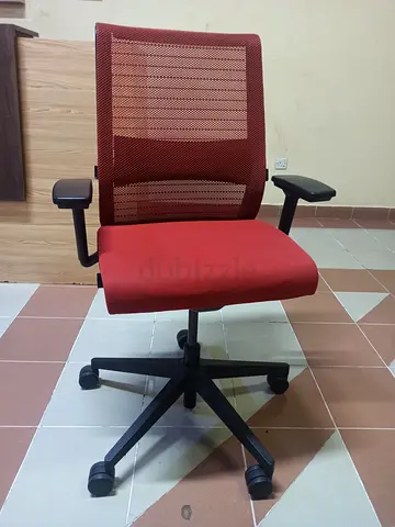 SteelCase Version V1 Office Chair Red Mesh