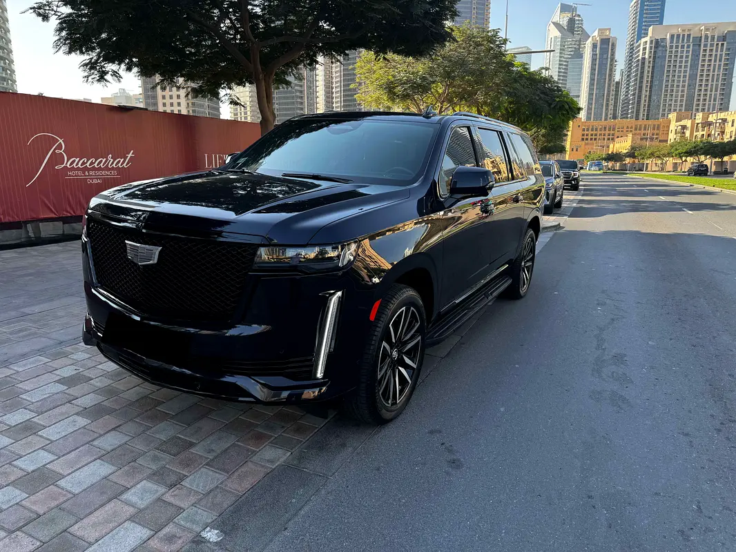 Cadillac Escalade 2021 — photo 1 of 20