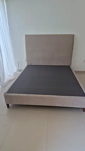 SAPSA Bedding Queen size (160x200) bed. EXCELLENT condition.