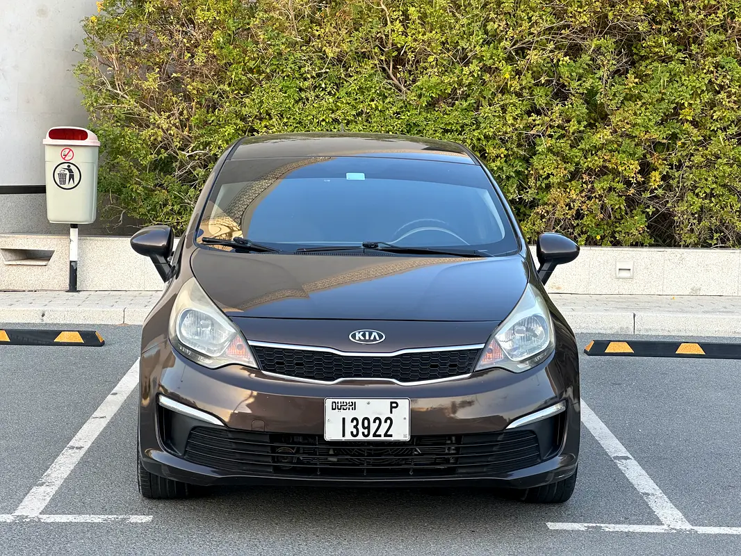 Kia Rio 2016 — photo 1 of 9
