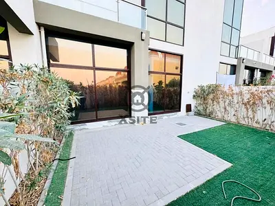 Spacious 4 BR Villa | Maid’s Room | Community View
