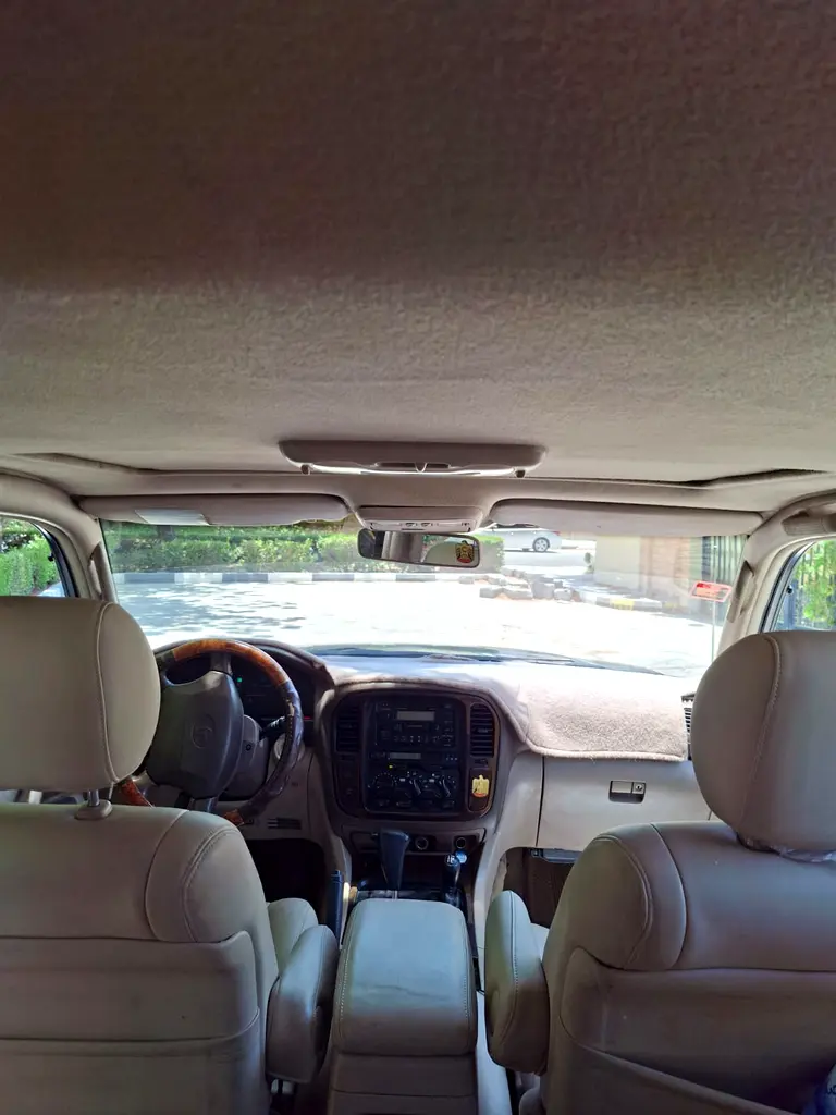 Toyota Land Cruiser 1998 — photo 1 of 9