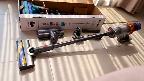 Dyson V15s detect submarine - cordless stick vacuum (used, good condition)