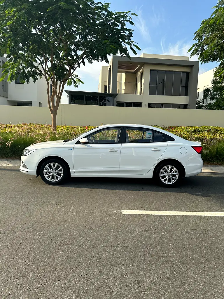 MG MG5 2024 — photo 1 of 12