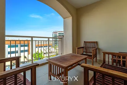 Spacious 1 BR | Open Views | Vacant Ready