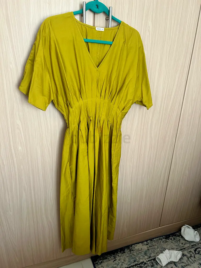 oysho dress green Classifieds: Olive knee-length dress, V-neck, short sleeves size M collection-evening