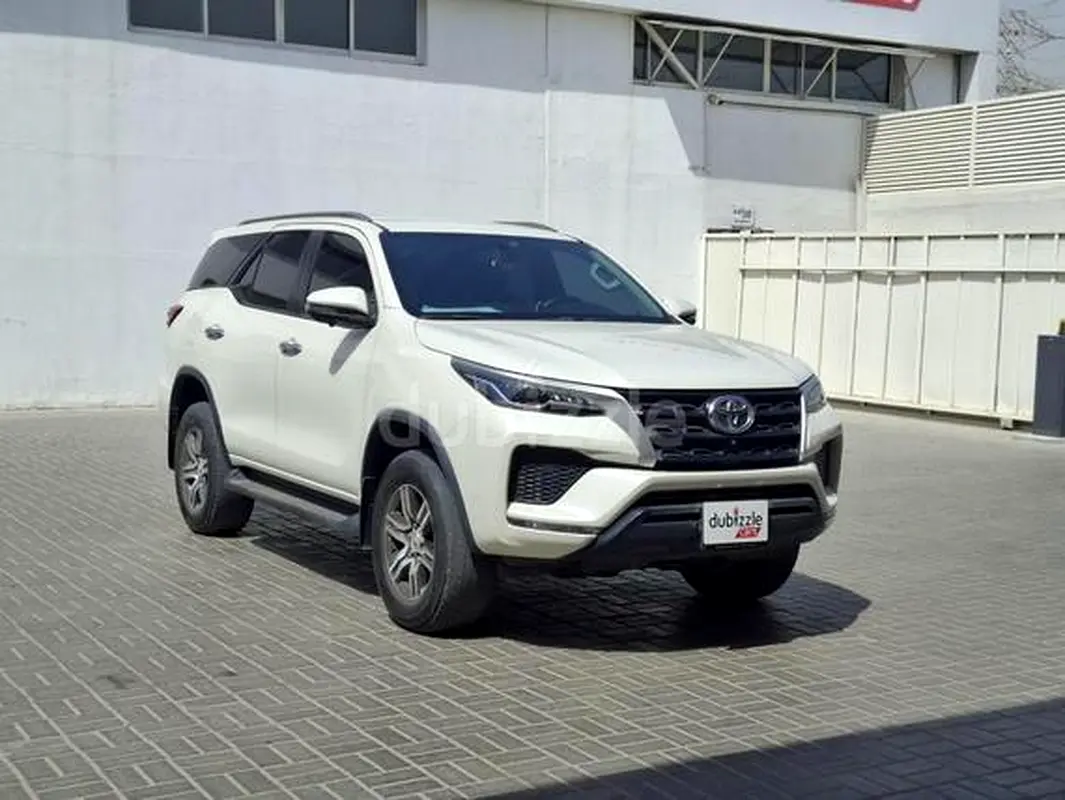 Toyota Fortuner 2021 — photo 1 of 20