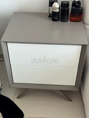 2 nightstands set