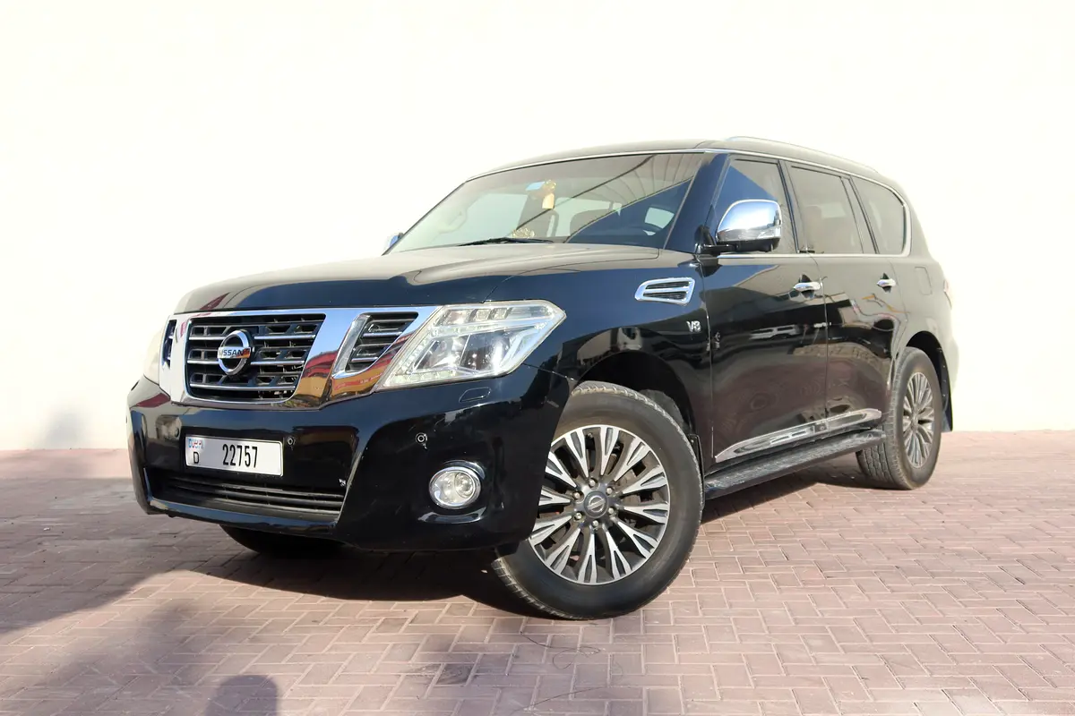 Nissan Patrol 2014 — photo 1 of 18