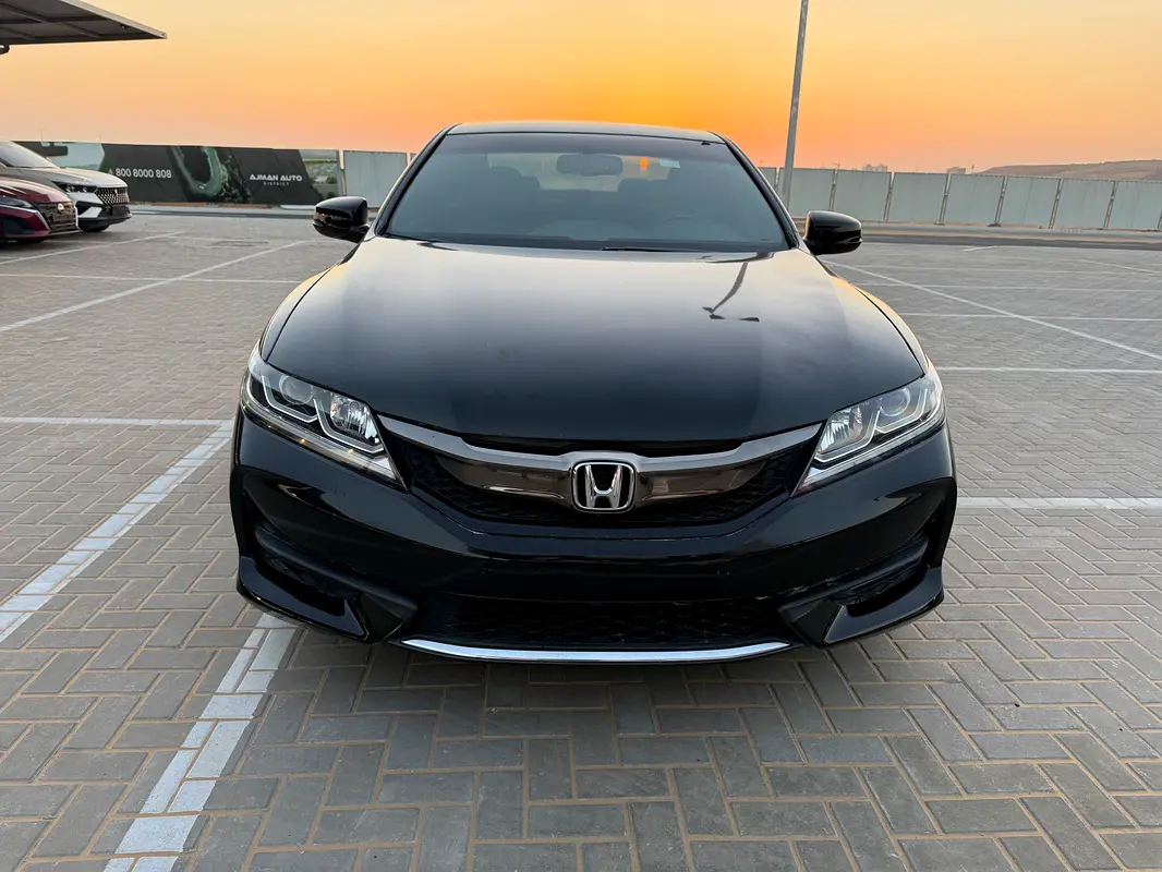 Honda Accord 2017 — photo 1 of 12