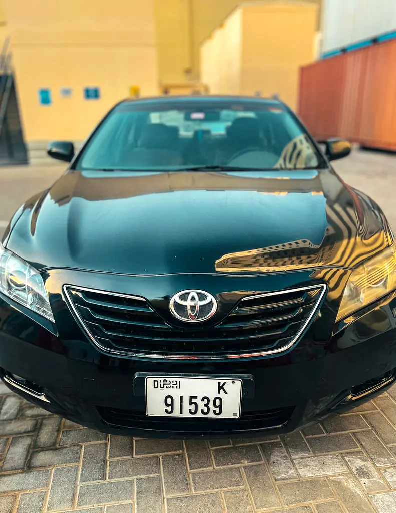 Toyota Camry 2008 — photo 1 of 6