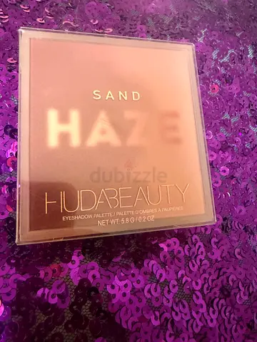 Huda Beauty Sand Haze Eyeshadow Palette - Lightly Used