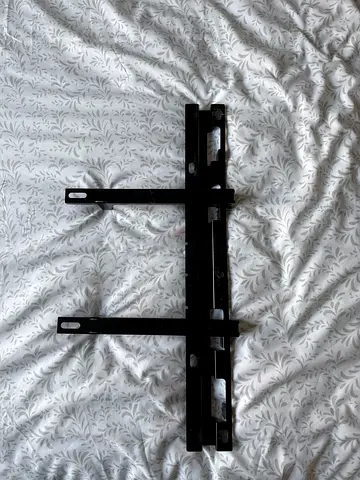 Universal flat panel TV wall mount bracket (fixed) - good condition