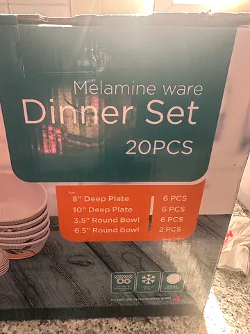 Melamine 20-piece Dinner Set (New in Box)