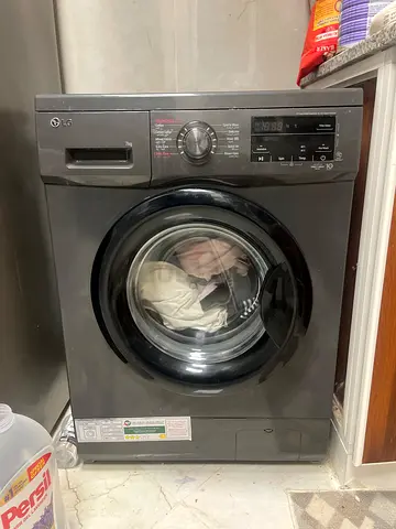 LG Washing machine 7kg with 1 year warranty