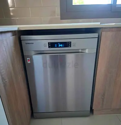 Free Delivery- SAMSUNG Latest Model Dishwasher With Digital Clock 60x60 cm