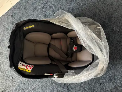 Infant Car Seat (Rear-Facing) - Good Condition