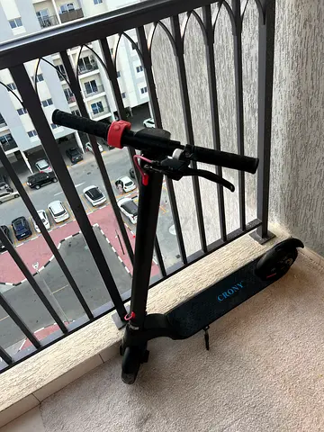 Used electric scooter (foldable) in good working condition with charger