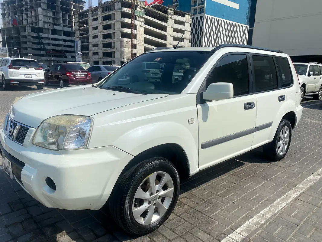 Nissan X-Trail 2013 — photo 1 of 6
