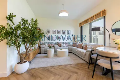 Upgraded | Corner Single Row | Close to Pool