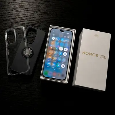 HONOR 200 Lite with box and two cases - EXCELLENT CONDITION