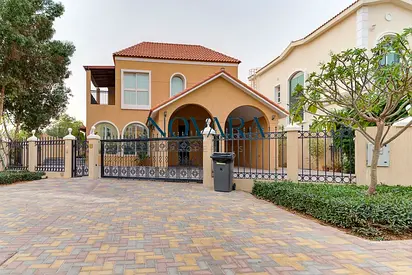 Custom Villa | 4 BR + maid room | Corner villa | Inside courtyard