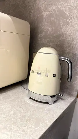 SMEG electric kettle - Cream, excellent condition