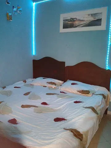 2 single beds