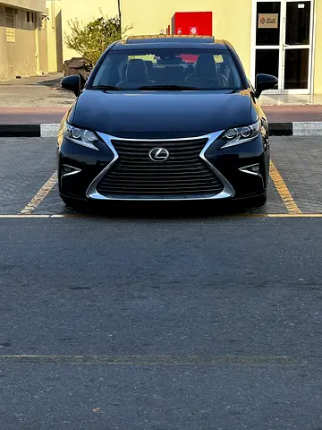 Lexus ES 300 2016 GCC Specs | Pristine Condition | Luxury Hybrid Sedan
