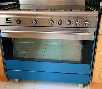 Smeg Modern Electric Ceramic Cooker 90 cm – 5 Zone Model