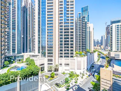 Bright and spacious | Corner Unit | Vacant